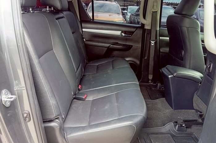 REVO 2WD 2022 2.4E AT DOUBLE CAB DARK GREY  936 full