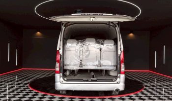 TOYOTA 2020 2WD 2.8 MT COMMUTER SILVER  9916 full