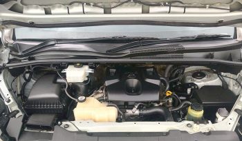 TOYOTA 2020 2WD 2.8 MT COMMUTER SILVER  9916 full