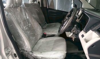 TOYOTA 2020 2WD 2.8 MT COMMUTER SILVER  9916 full