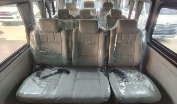 TOYOTA 2020 2WD 2.8 MT COMMUTER SILVER  9916 full