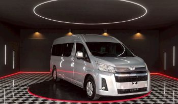TOYOTA 2020 2WD 2.8 MT COMMUTER SILVER  9916 full