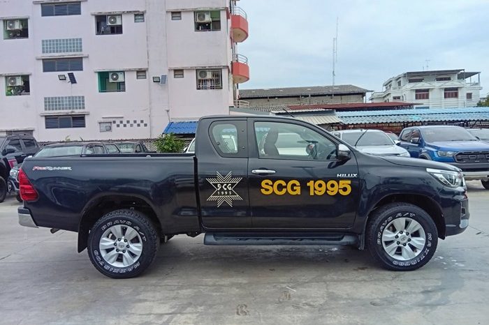 REVO PRE 2019 2.4E AT DOUBLE CAB BLACK  1406 full