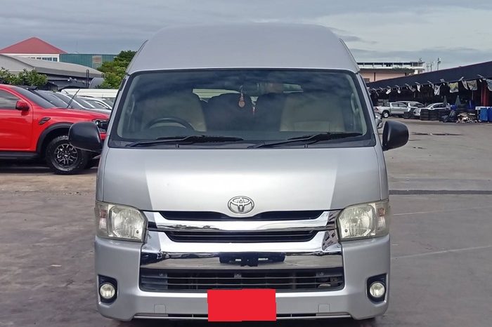 TOYOTA 2WD 2015 3.0 MT COMMUTER SILVER  5984 full