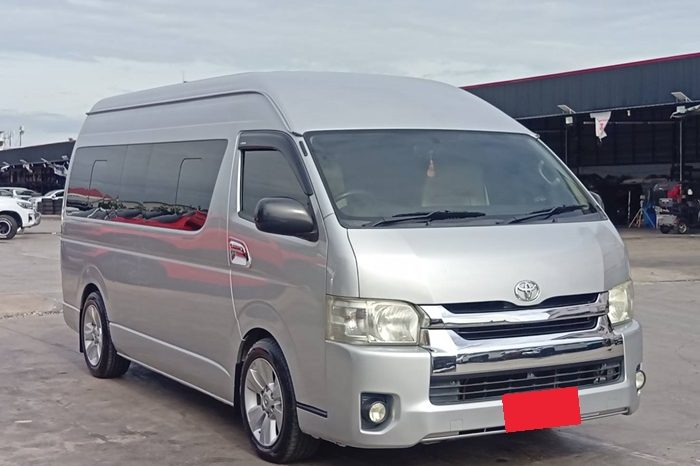 TOYOTA 2WD 2015 3.0 MT COMMUTER SILVER  5984 full