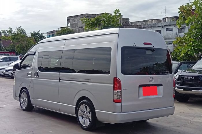TOYOTA 2WD 2015 3.0 MT COMMUTER SILVER  5984 full