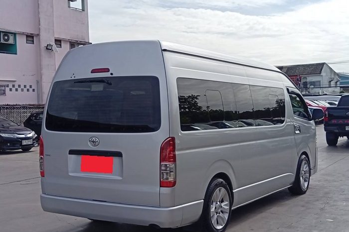 TOYOTA 2WD 2015 3.0 MT COMMUTER SILVER  5984 full