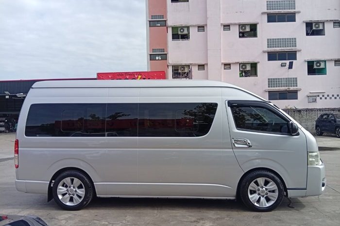 TOYOTA 2WD 2015 3.0 MT COMMUTER SILVER  5984 full