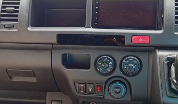 TOYOTA 2WD 2015 3.0 MT COMMUTER SILVER  5984 full