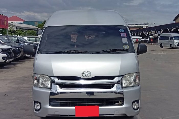 TOYOTA 2WD 2016 3.0 MT COMMUTER SILVER  1391 full