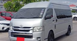TOYOTA 2WD 2016 3.0 MT COMMUTER SILVER  1391