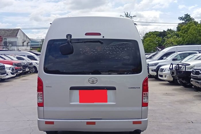 TOYOTA 2WD 2016 3.0 MT COMMUTER SILVER  1391 full