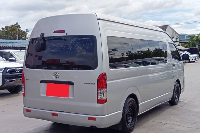 TOYOTA 2WD 2016 3.0 MT COMMUTER SILVER  1391 full
