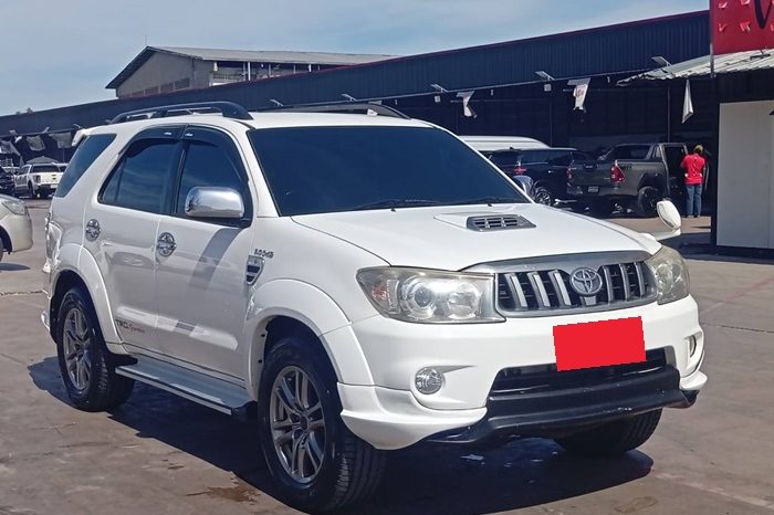 TOYOTA 4WD 2010 3.0V AT FORTUNER WHITE  9296 full