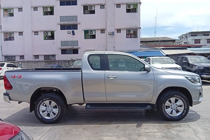 REVO 4WD 2020 2.4E MT SMART CAB SILVER  3422 full