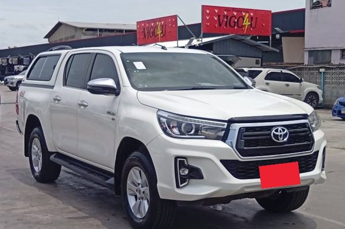 REVO 4WD 2020 2.8G AT DOUBLE CAB WHITE  8581 full