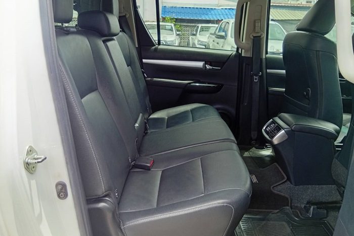 REVO 4WD 2020 2.8G AT DOUBLE CAB WHITE  8581 full