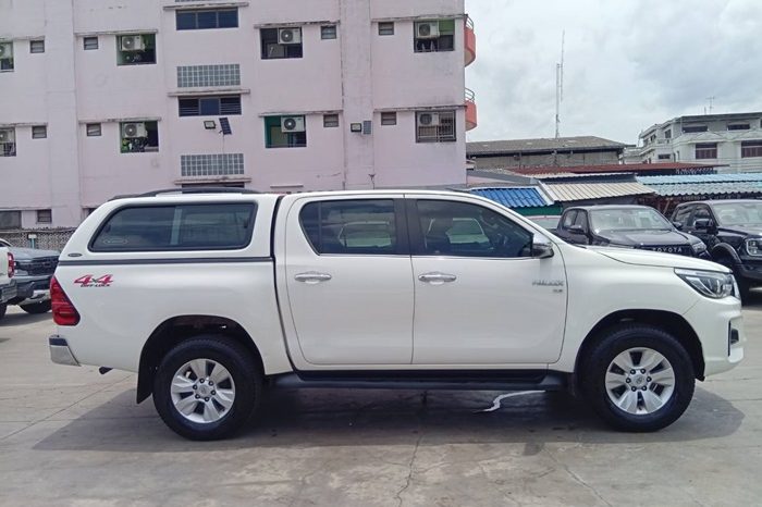 REVO 4WD 2020 2.8G AT DOUBLE CAB WHITE  8581 full