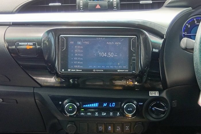 REVO 4WD 2020 2.8G AT DOUBLE CAB WHITE  8581 full
