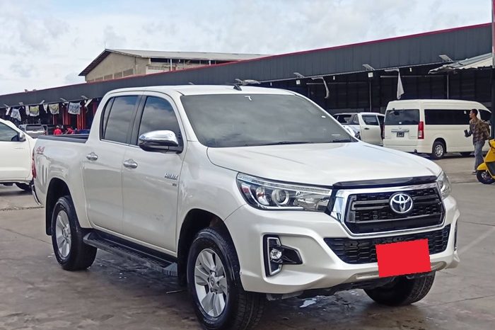 REVO 4WD 2018 2.8G AT DOUBLE CAB WHITE  8311 full