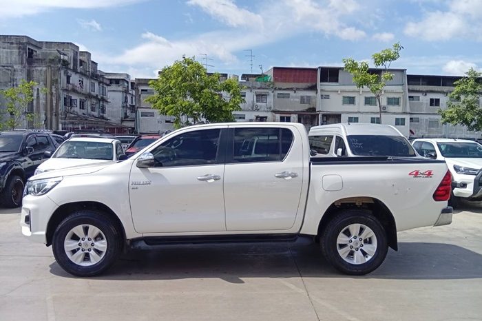 REVO 4WD 2018 2.8G AT DOUBLE CAB WHITE  8314 full