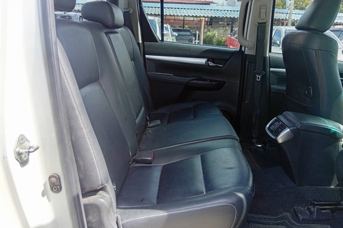REVO 4WD 2018 2.8G AT DOUBLE CAB WHITE  8314 full