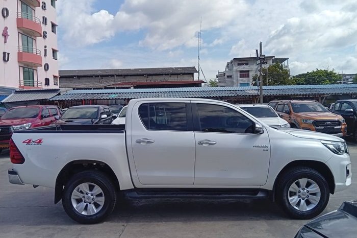 REVO 4WD 2018 2.8G AT DOUBLE CAB WHITE  8314 full
