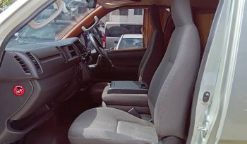 TOYOTA 2WD 2020 3.0 MT COMMUTER SILVER  7291 full