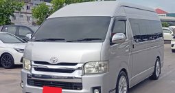 TOYOTA 2WD 2018 3.0 MT COMMUTER SILVER  6380