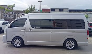 TOYOTA 2WD 2018 3.0 MT COMMUTER SILVER  6380 full
