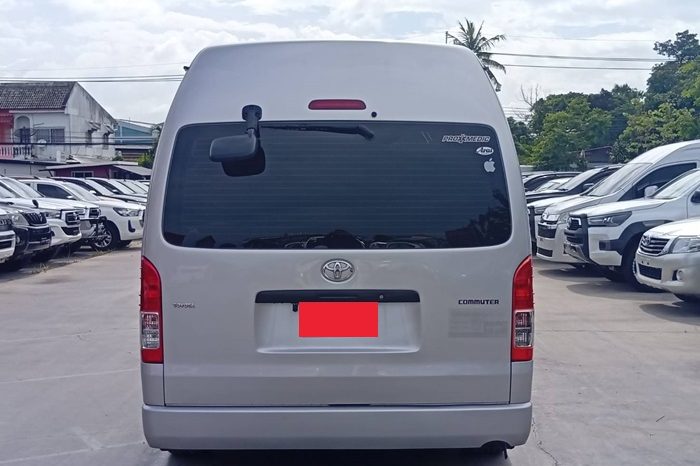 TOYOTA 2WD 2018 3.0 MT COMMUTER SILVER  6380 full