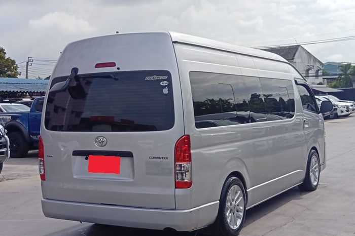 TOYOTA 2WD 2018 3.0 MT COMMUTER SILVER  6380 full
