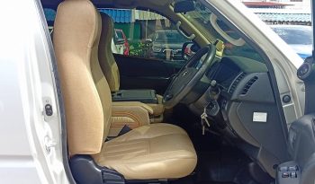 TOYOTA 2WD 2018 3.0 MT COMMUTER SILVER  6380 full