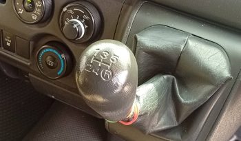 TOYOTA 2WD 2018 3.0 MT COMMUTER SILVER  6380 full