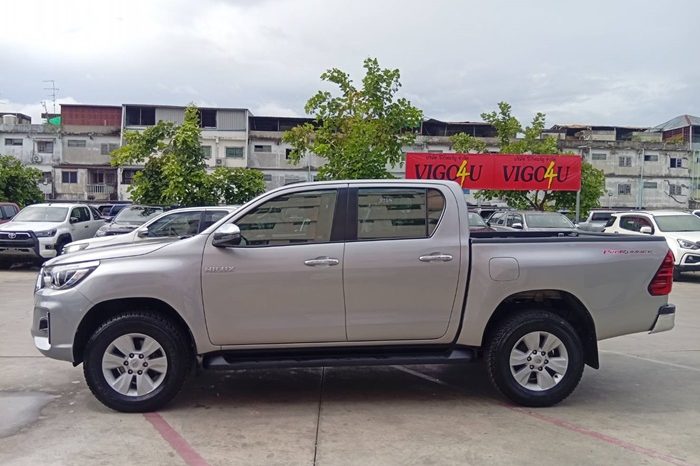 REVO PRE 2020 2.4E AT DOUBLE CAB SILVER  2304 full