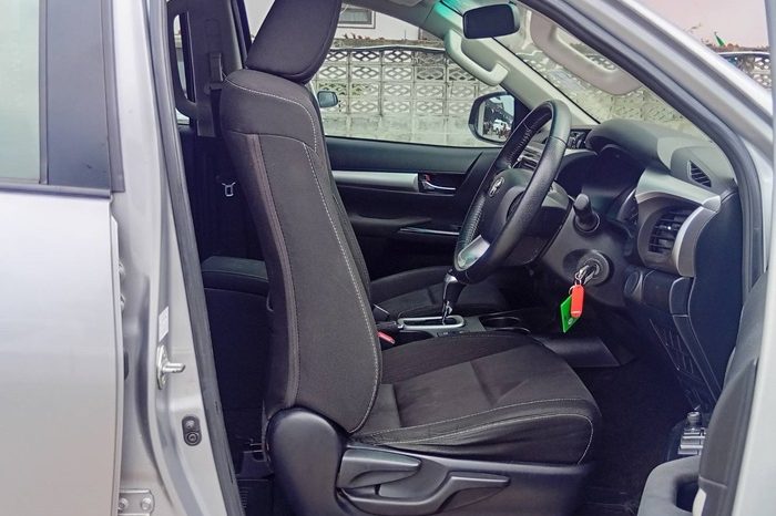 REVO PRE 2020 2.4E AT DOUBLE CAB SILVER  2304 full