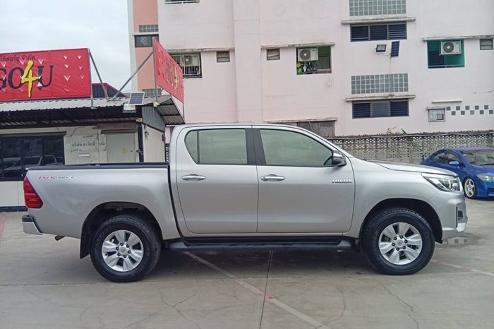 REVO PRE 2020 2.4E AT DOUBLE CAB SILVER  2304 full