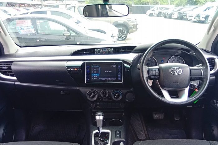 REVO PRE 2020 2.4E AT DOUBLE CAB SILVER  2304 full