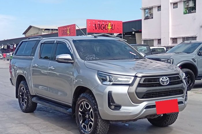 REVO 4WD 2021 2.4E MT DOUBLE CAB SILVER  8649 full