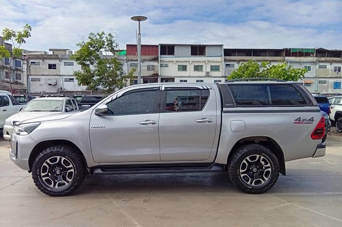 REVO 4WD 2021 2.4E MT DOUBLE CAB SILVER  8649 full