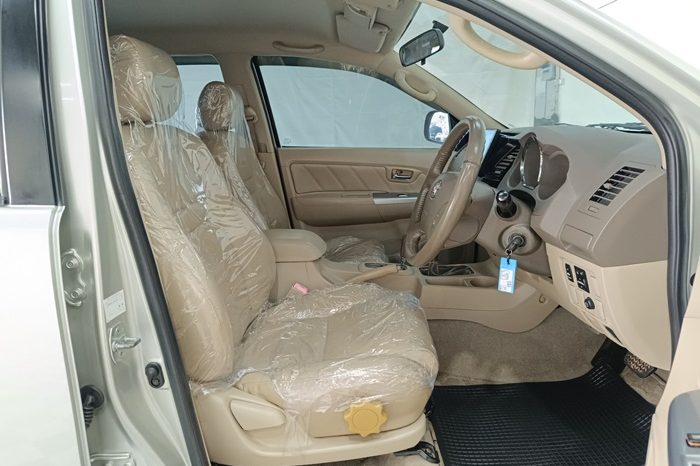 TOYOTA 4WD 2007 2.7V AT FORTUNER SILVER  6463 full