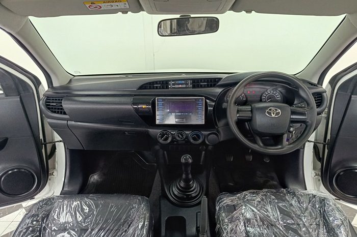 REVO 2WD 2020 2.4J AT SMART CAB WHITE  8260 full