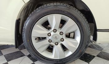 TOYOTA 2WD 2019 3.0 AT COMMUTER WHITE  6244 full