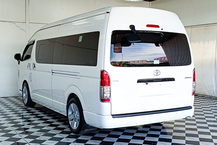 TOYOTA 2WD 2019 3.0 AT COMMUTER WHITE  6244 full