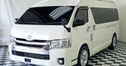 TOYOTA 2WD 2019 3.0 AT COMMUTER WHITE  6244