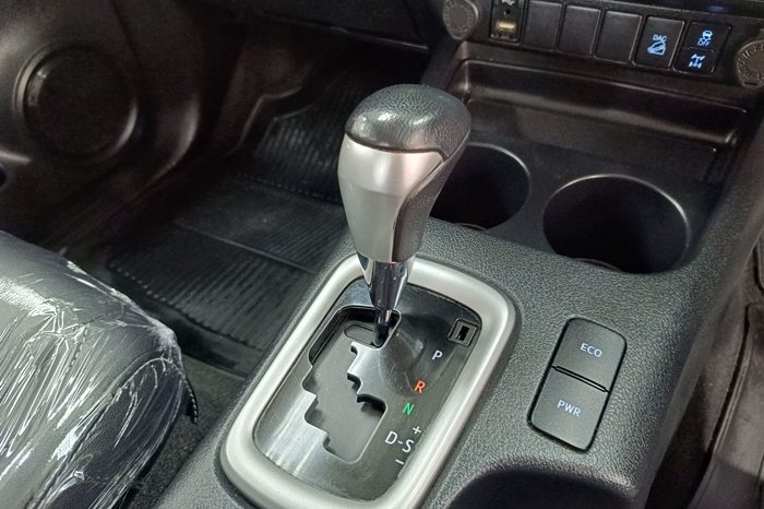 REVO 4WD 2022 2.8G AT DOUBLE CAB SILVER  9974 full