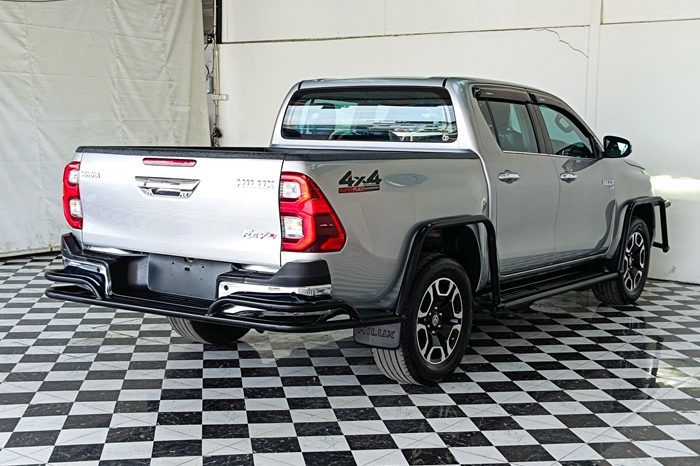 REVO 4WD 2022 2.8G AT DOUBLE CAB SILVER  9974 full