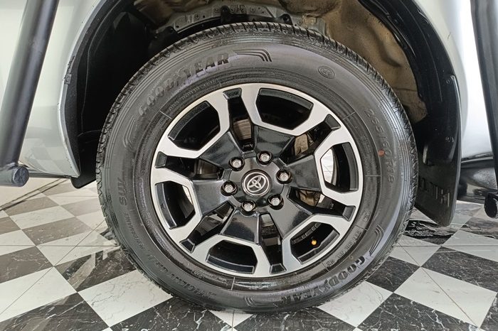 REVO 4WD 2022 2.8G AT DOUBLE CAB SILVER  9974 full