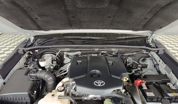REVO 4WD 2022 2.8G AT DOUBLE CAB SILVER  9974 full