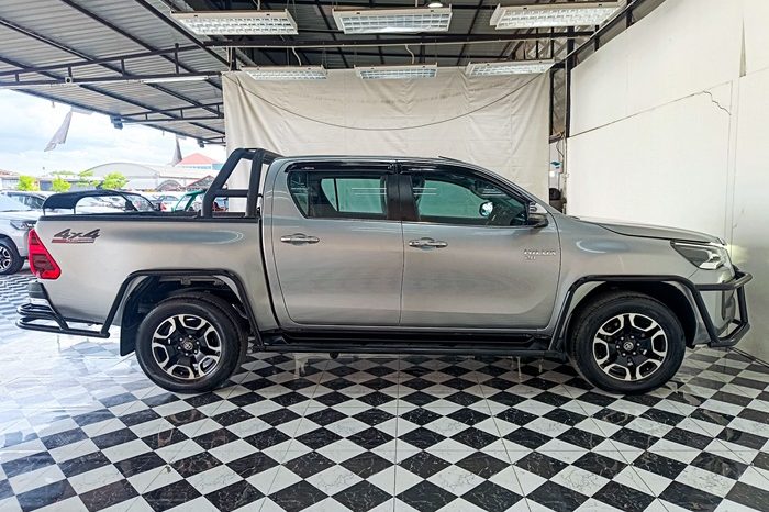 REVO 4WD 2022 2.8G AT DOUBLE CAB SILVER  9987 full